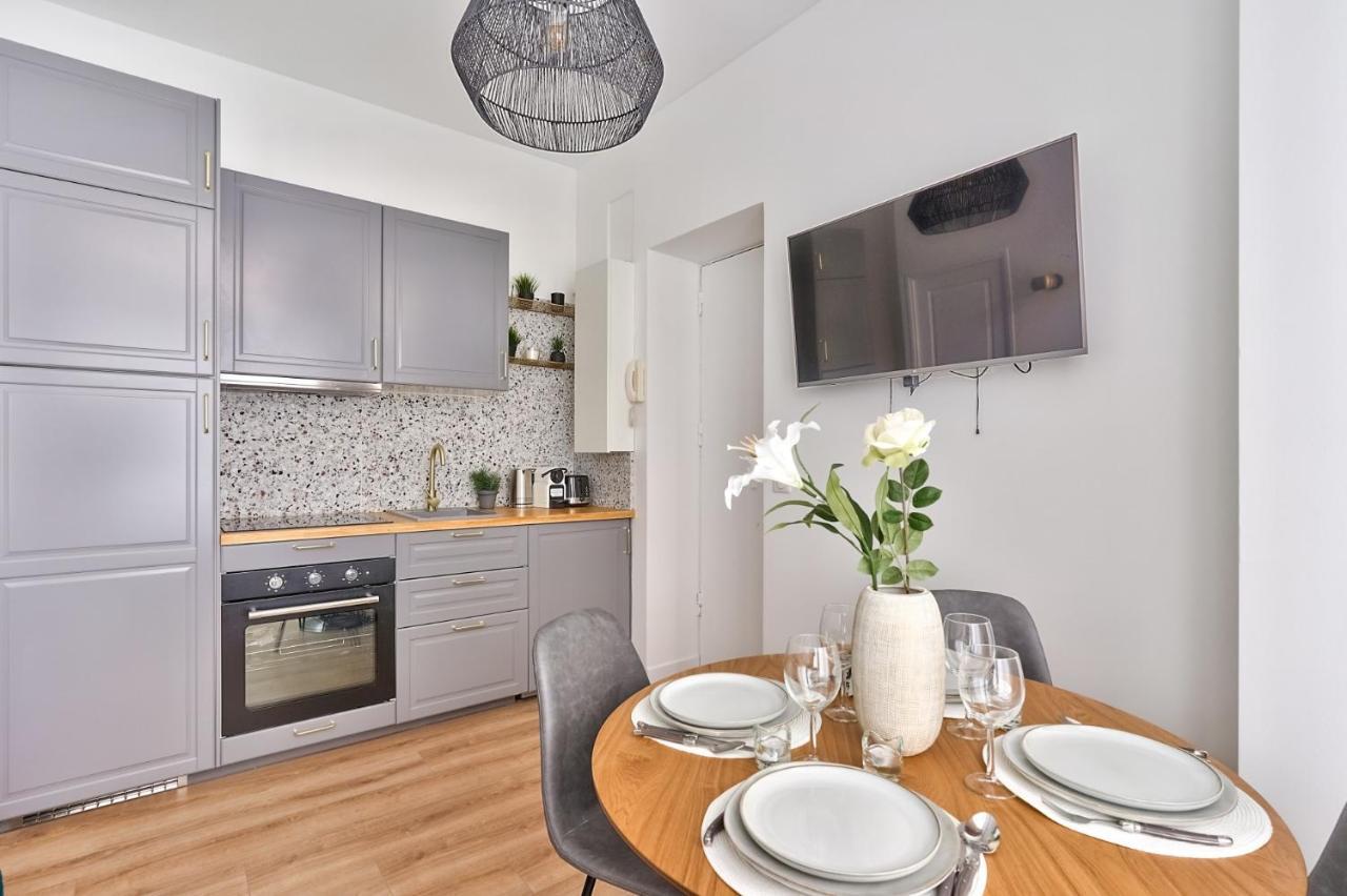 Newly Renovated ! Stunning 2br In The Heart Of 15 Parigi