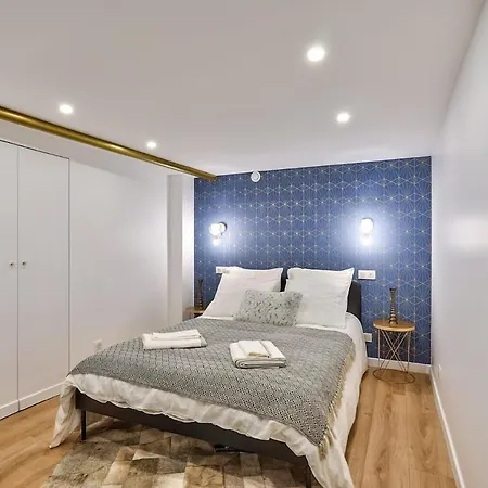 Newly Renovated ! Stunning 2br In The Heart Of 15 Appartamento
