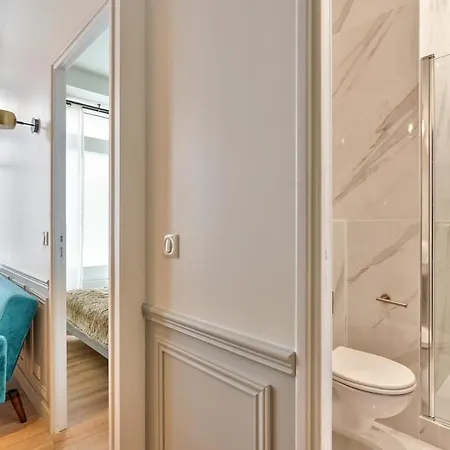 Newly Renovated ! Stunning 2br In The Heart Of 15 Parigi